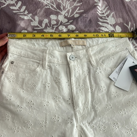 Guess Jeans | Nwt Guess 1981 Eyelet Straight Jeans Floridada White - Picture 7 of 7